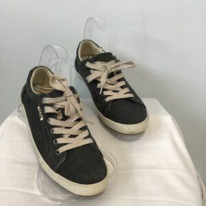 Taos Charcoal Star Sneakers Size 8